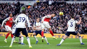 Derby London Tottenham Vs Arsenal Saling Balas Gol Imbang 1 1 Babak Pertama