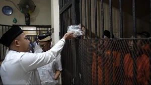 Tahanan Polres Serang Terharu Bisa Santap Opor Rendang Saat Lebaran