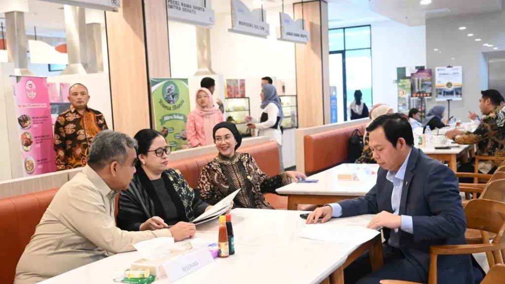 Ketua Mpr Dpr Dpd Makan Siang Di Kantin Dpr Bahas Geopolitik