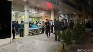 Tangis Pecah Keluarga Korban Tabrakan Kereta Di Bekasi 4 Tewas