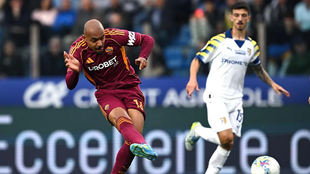 Dramatis Penalti Malen Injury Time Menangkan Roma Atas Parma