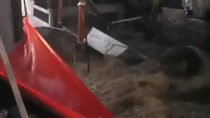 Masjid Di Bogor Ambruk Usai Tebing Tergerus Luapan Kali Cikaret