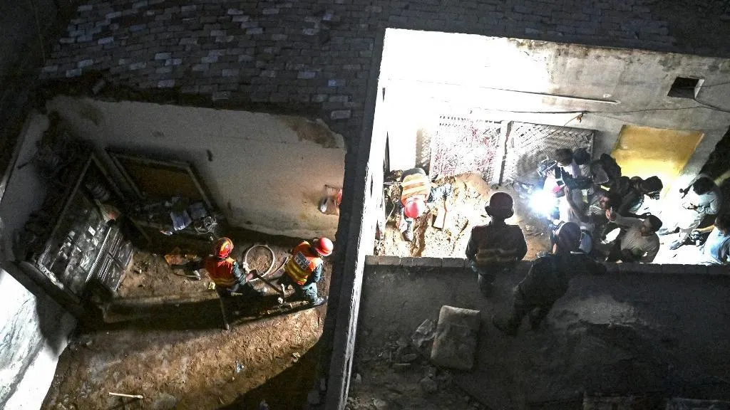 Atap Pusat Bimbel Di Lahore Pakistan Runtuh 14 Anak Tewas