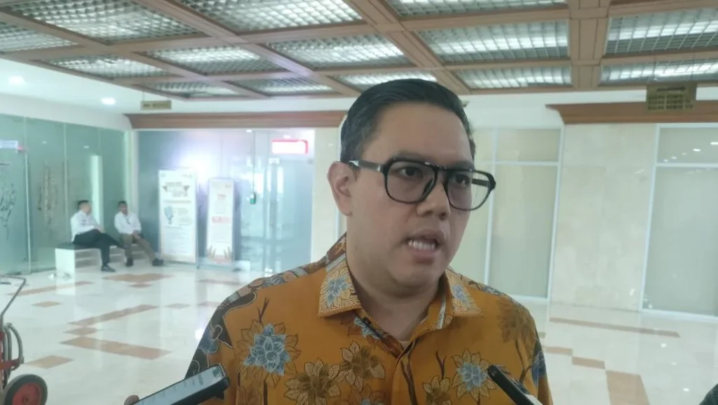 Dpr Minta Pemerintah Sikapi Tenang Tarif 20 Trump Di Selat Hormuz