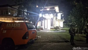 Polri Geledah Rumah Mewah Sentul Terkait Korupsi Pln Asabri Krakatau Steel